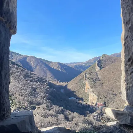 Nid Douillet Avec Vue Cathedrale Digne-les-Bains