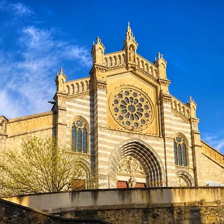 Nid Douillet Avec Vue Cathédrale * Digne-les-Bains
